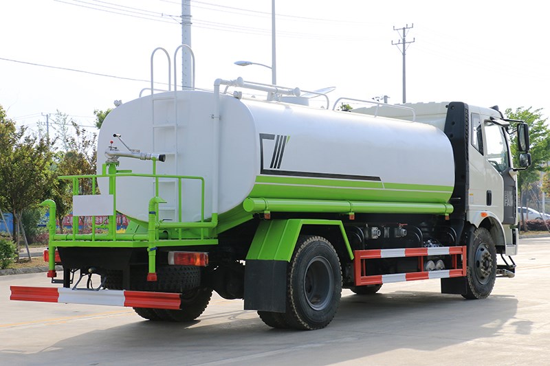 國(guó)六解放13噸灑水車