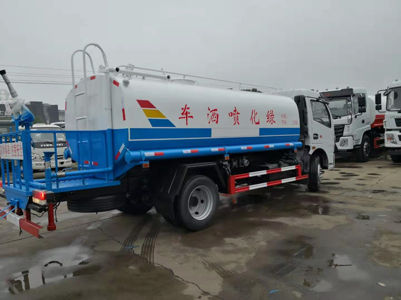 國(guó)六東風(fēng)凱普特8噸灑水車廠家報(bào)價(jià)
