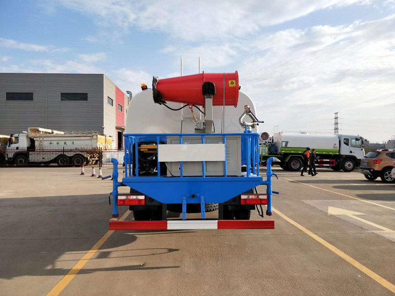 國六東風D9 15方噴霧車