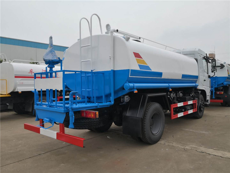 國六東風(fēng)專底D3 12噸灑水車