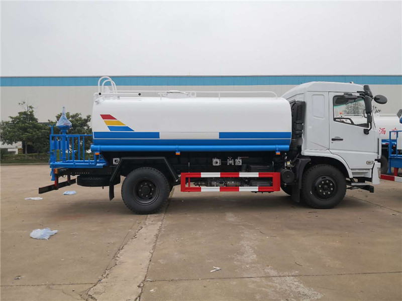 國六東風(fēng)專底D3 12噸灑水車