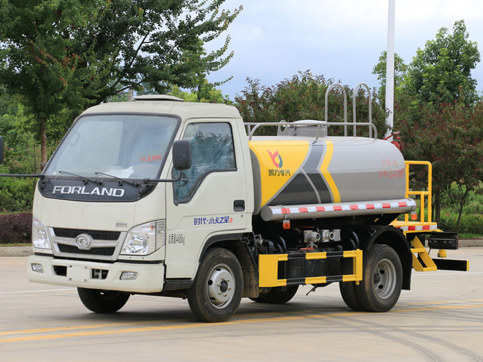 國六福田三方灑水車