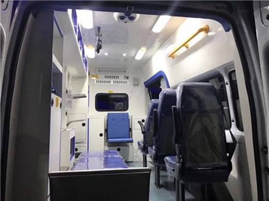 東風(fēng)御風(fēng)短軸救護(hù)車